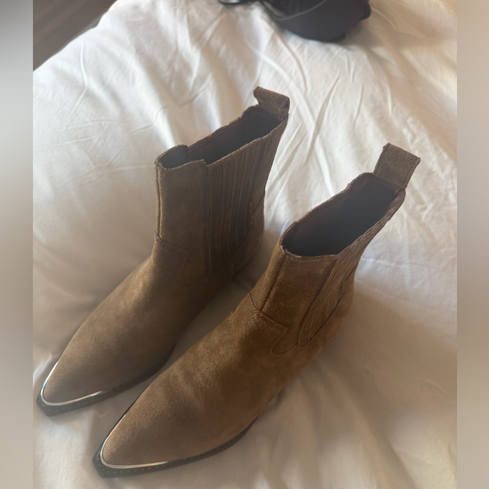 Marc Fisher Pryce Western Boots